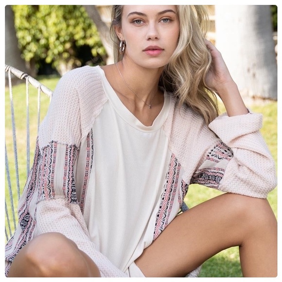 POL Mix It Up in Comfy Knits Top - Picture 7 of 15